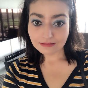 Meet your Posher, Becca